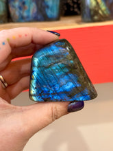 Load image into Gallery viewer, Labradorite
